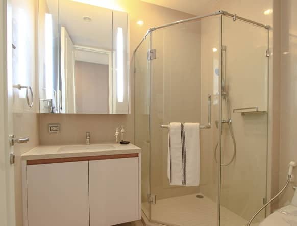 Q Langsuan, unit published with the listing