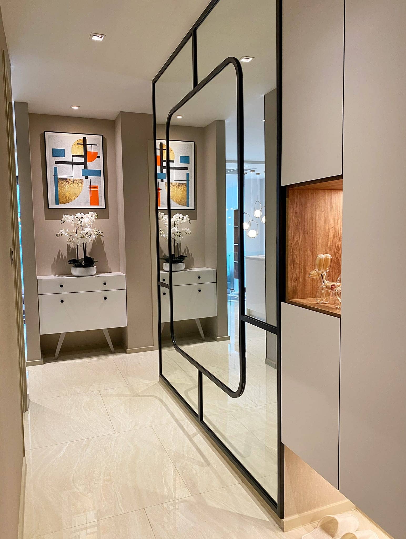 Ashton Silom, unit published with the listing