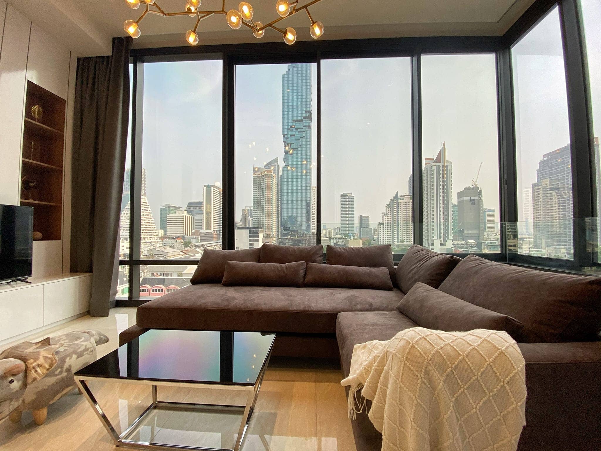 Ashton Silom, unit published with the listing