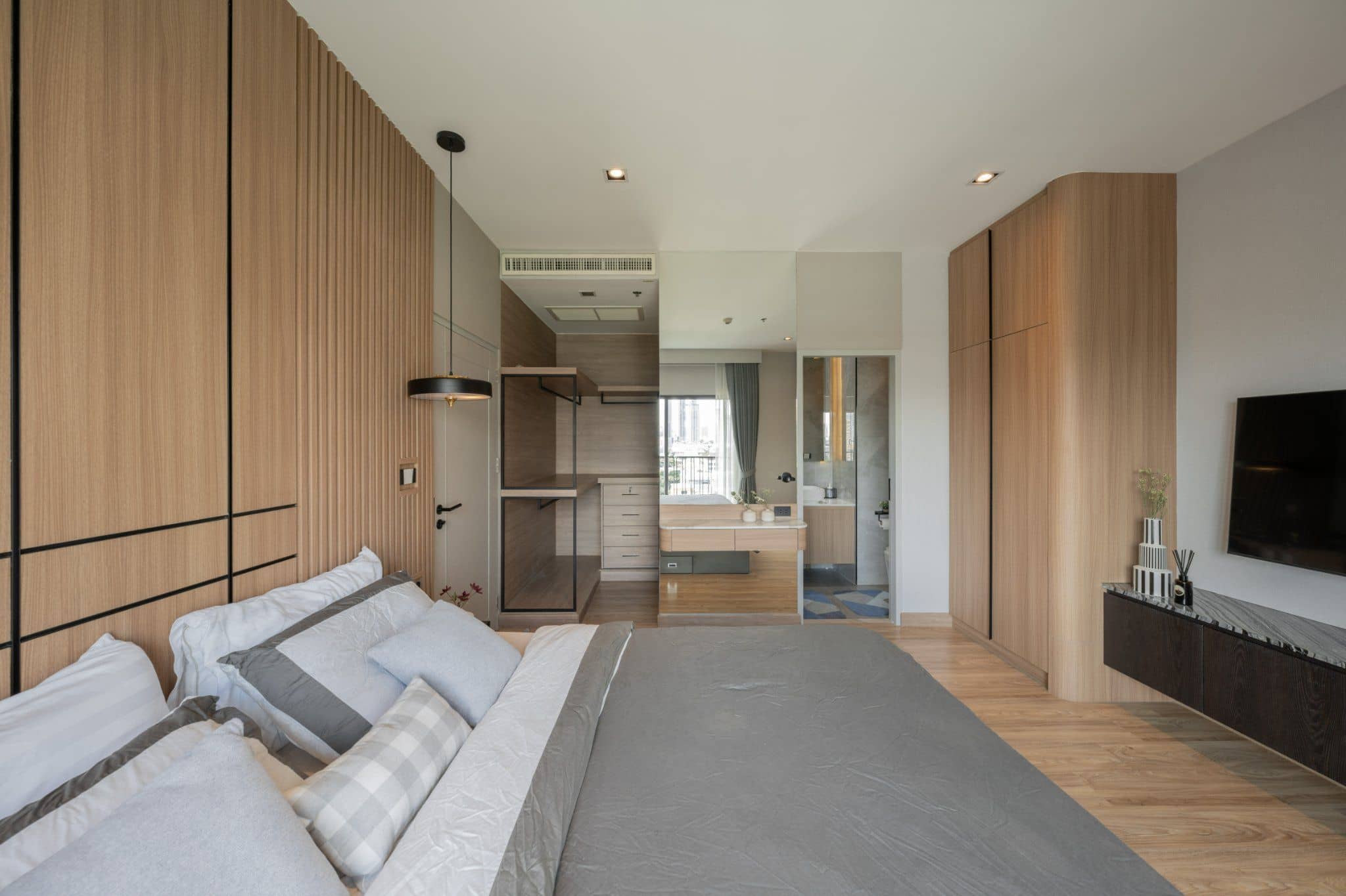 Noble Reveal Ekamai, unit published on the PropertyScout card