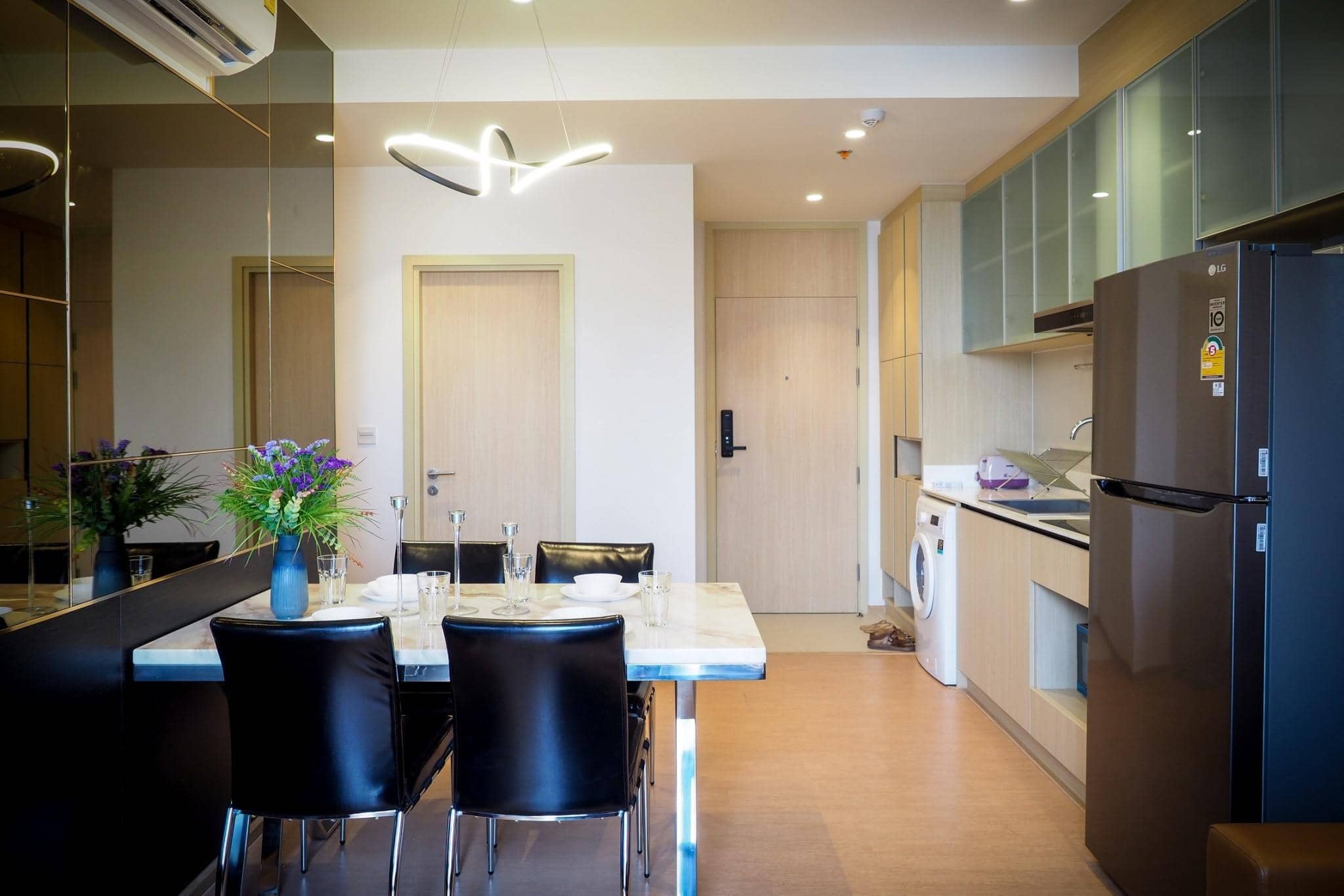 Maru Ekkamai 2, living room published on the PropertyScout card