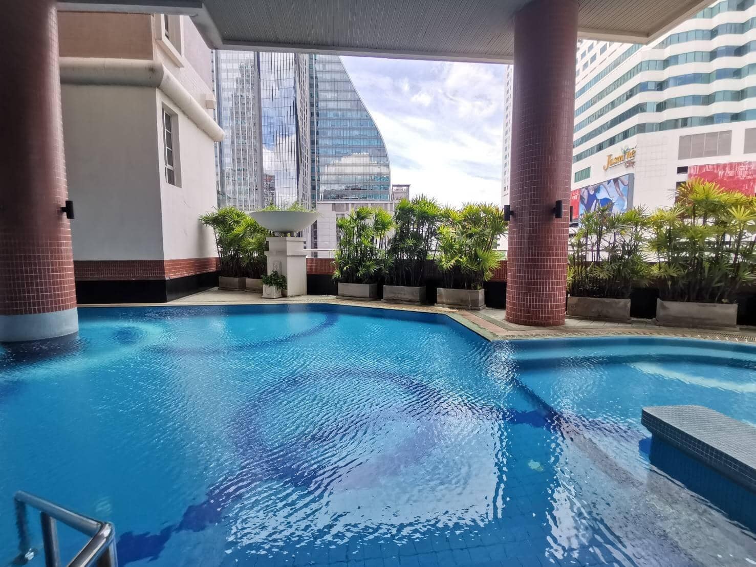 Citi Smart Sukhumvit 18, pool published on the PropertyScout card