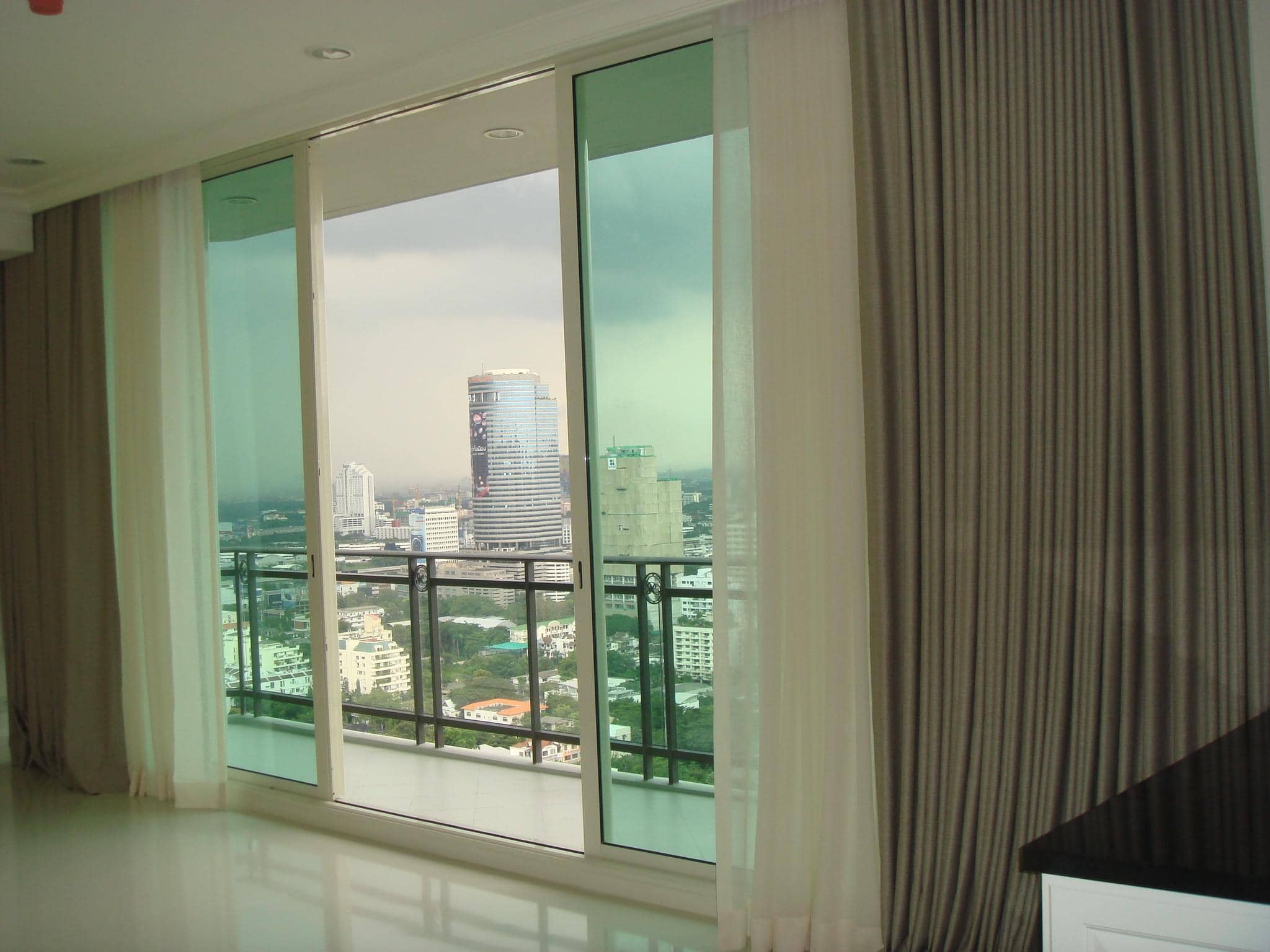 Royce Private Residences, living room published with the listing