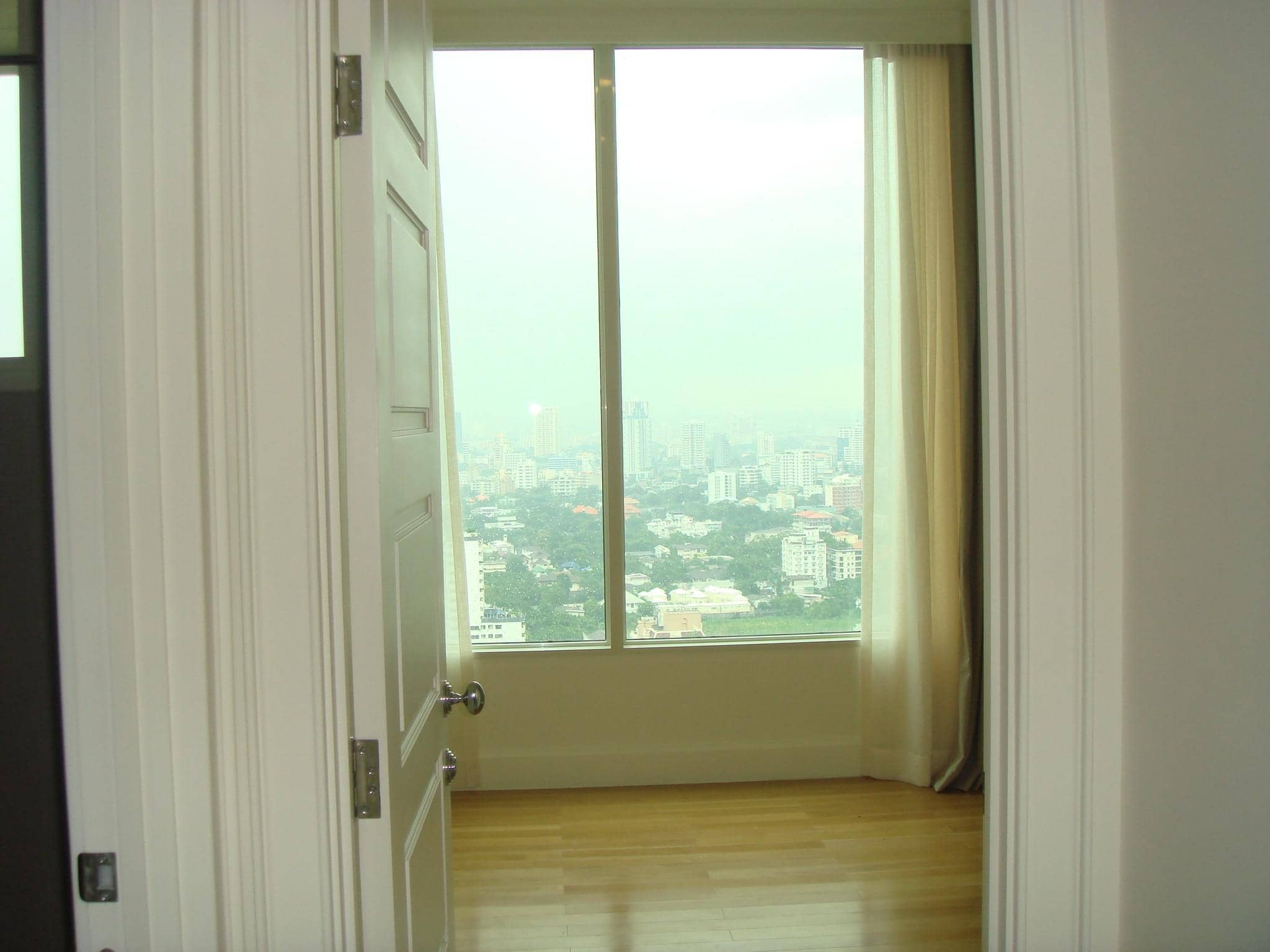 Royce Private Residences, living room published with the listing