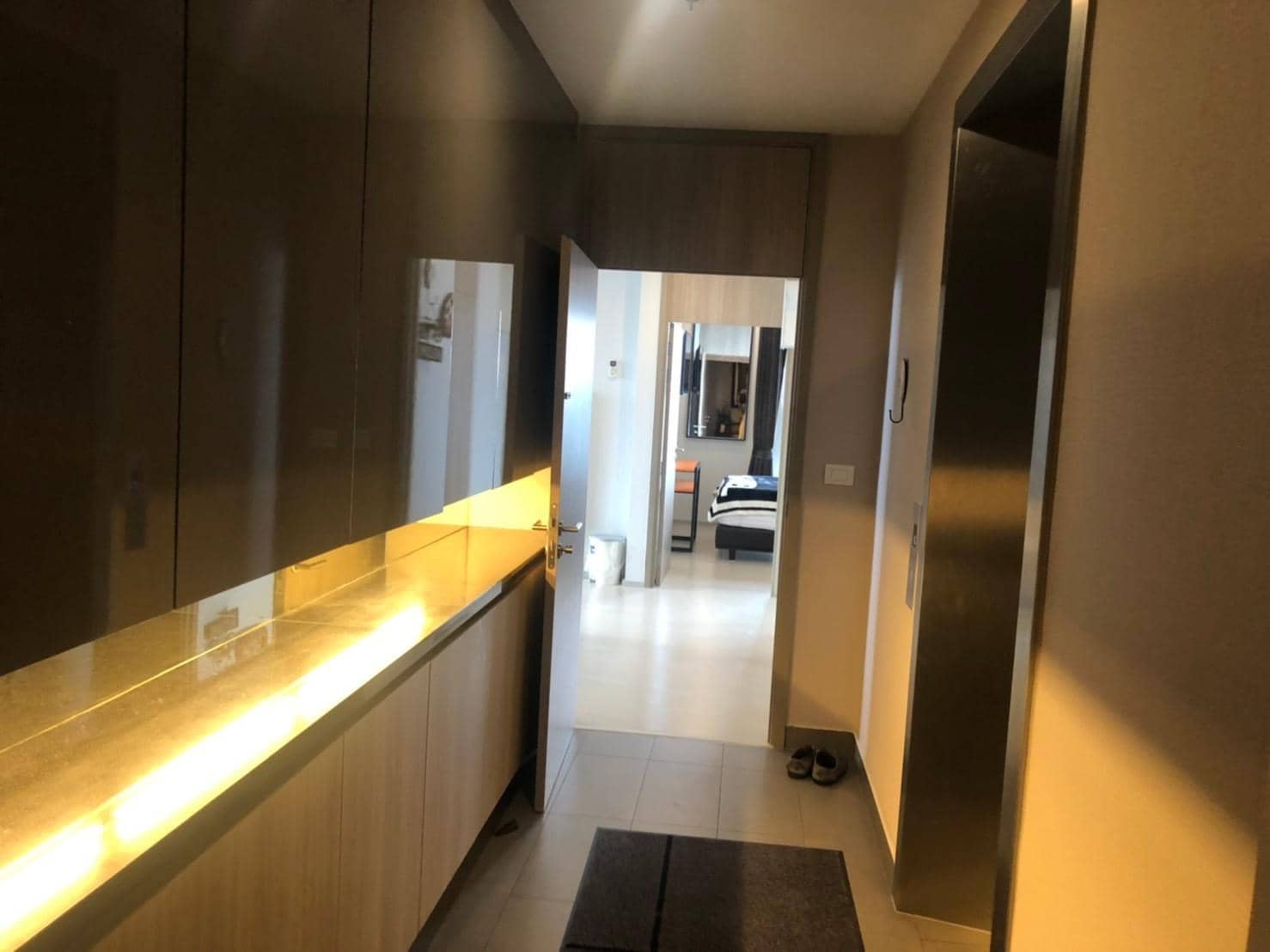 Noble Ploenchit, unit published with the listing