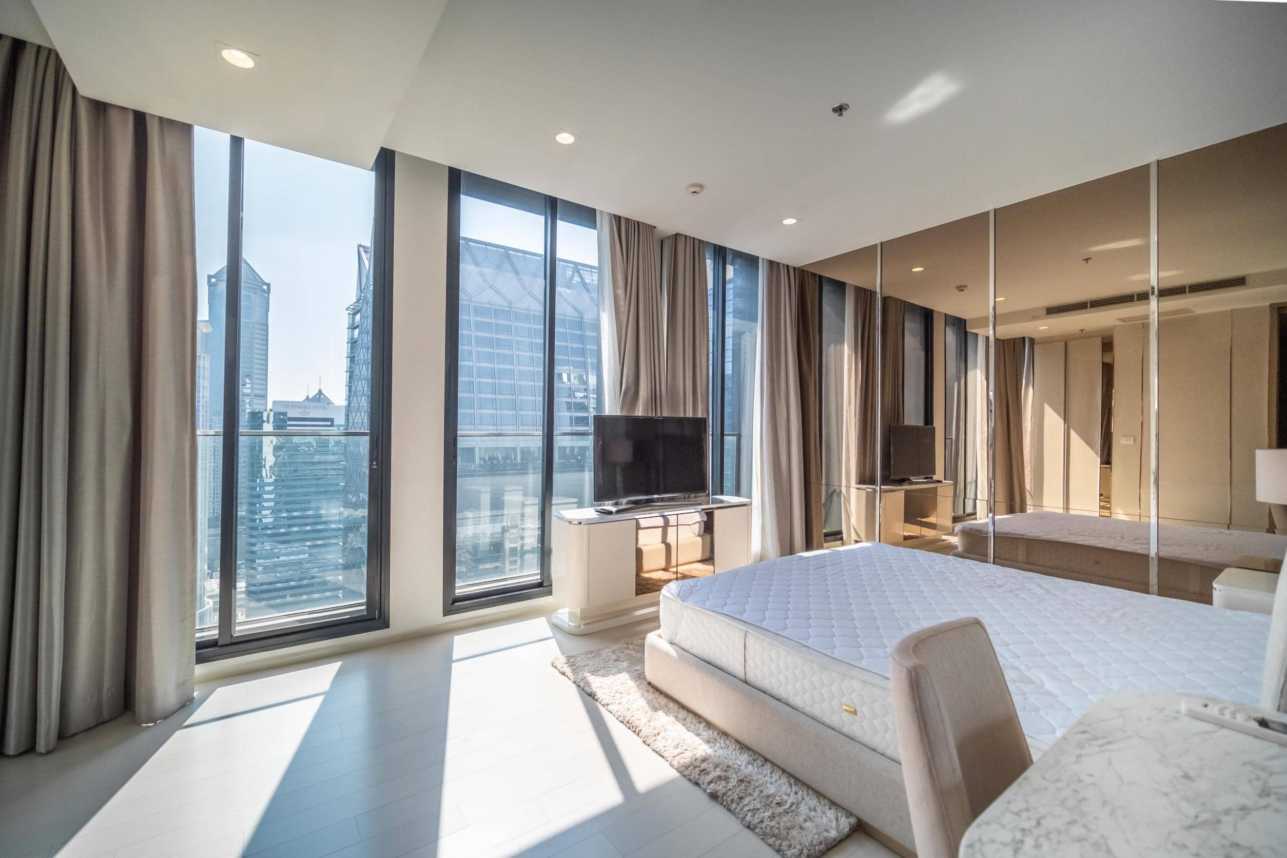 Noble Ploenchit, bedroom published with the listing