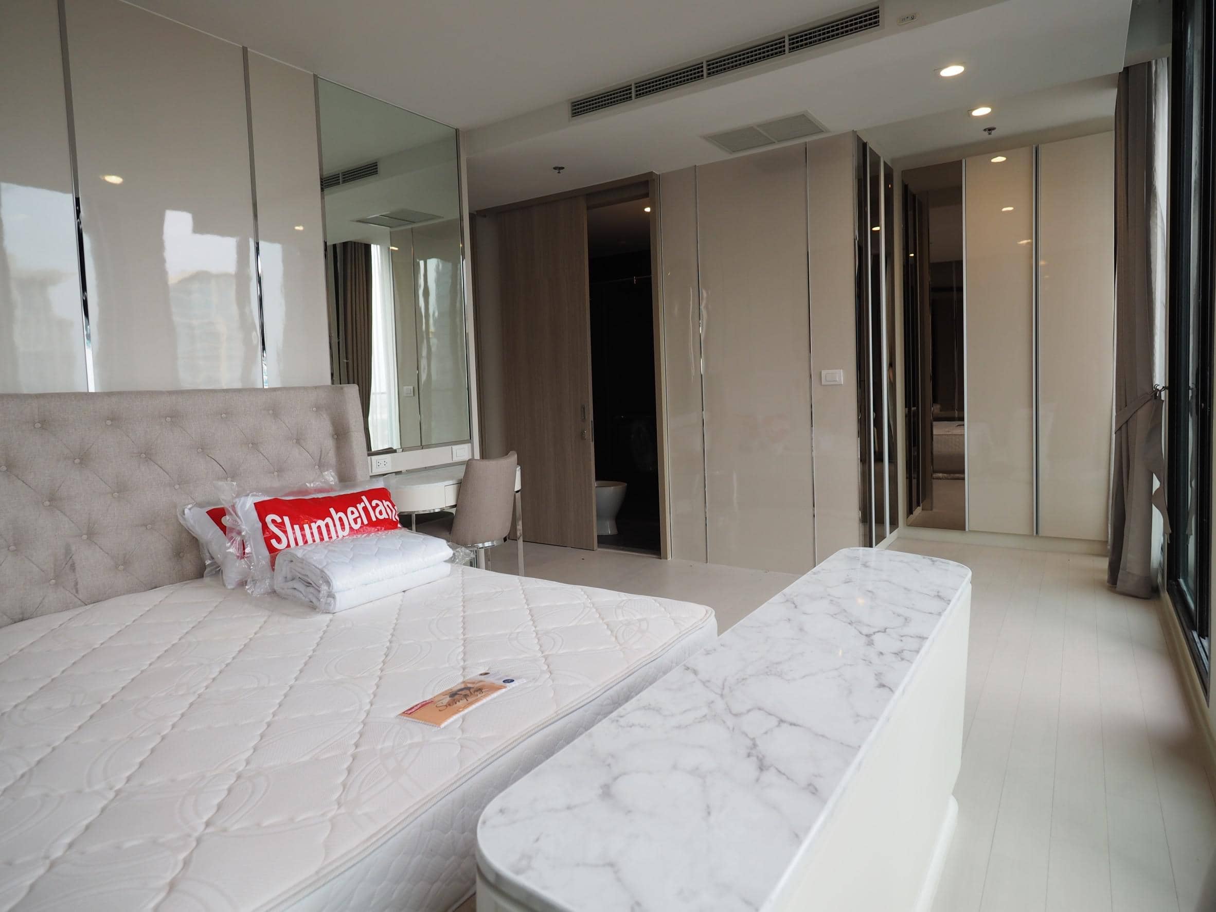 Noble Ploenchit, bedroom published with the listing