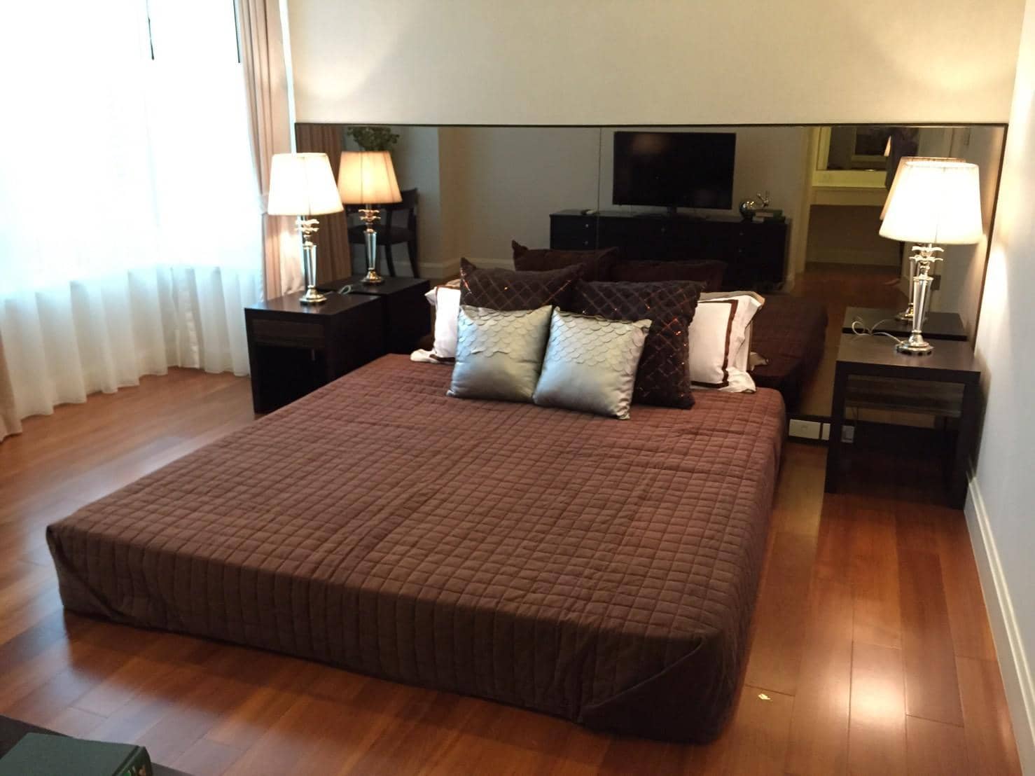 Q Langsuan, bedroom published with the listing