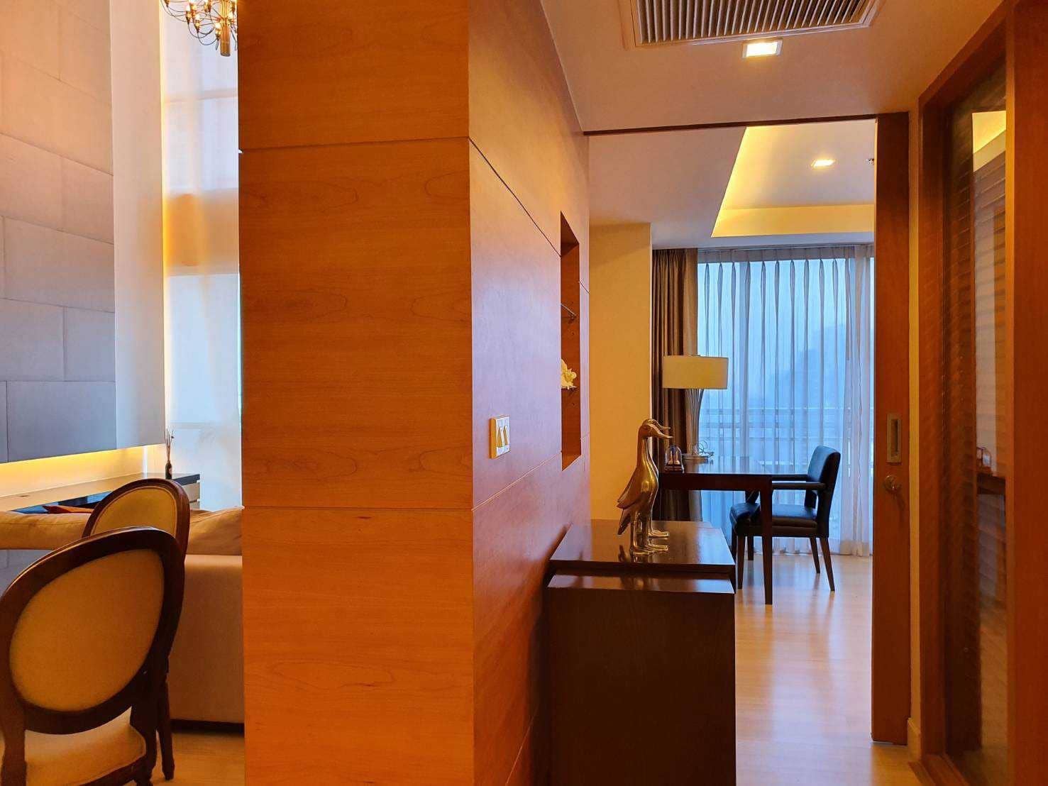 The Rajdamri, living room published with the listing