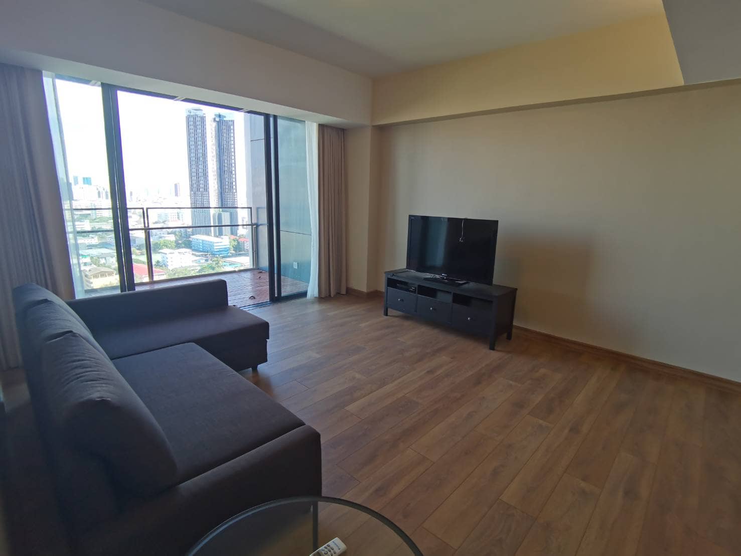 The Met Sathorn, living room published on the PropertyScout card