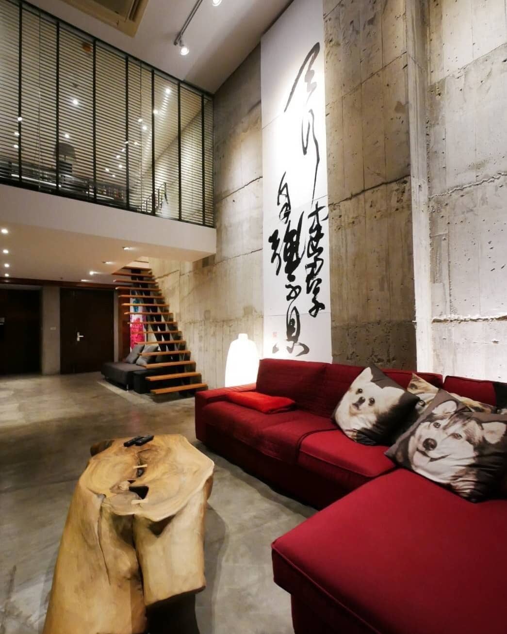 The Rajdamri, living room published with the listing