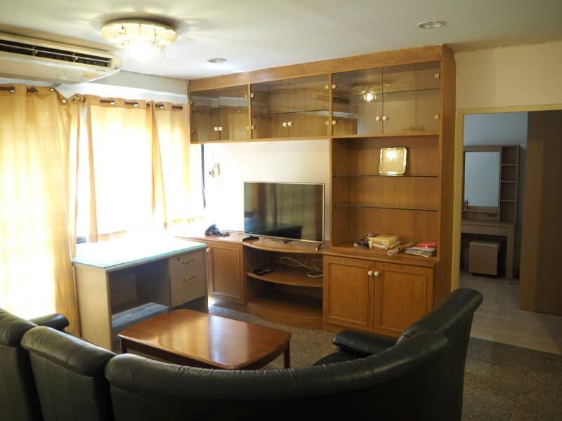 Saranjai Mansion, living room published on the PropertyScout card