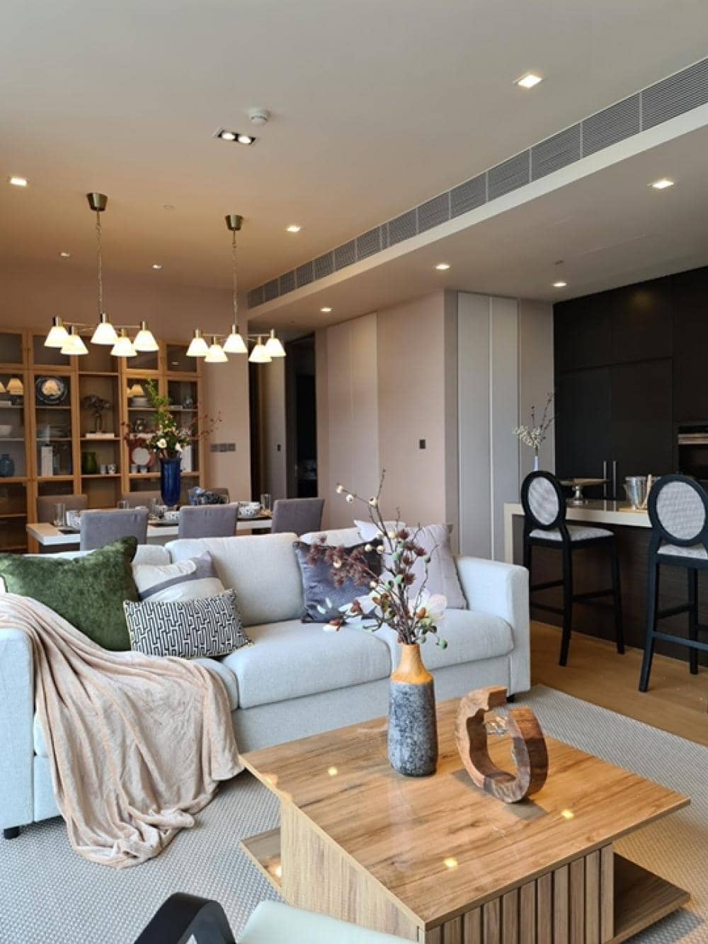 Saladaeng One, living room published on the PropertyScout card