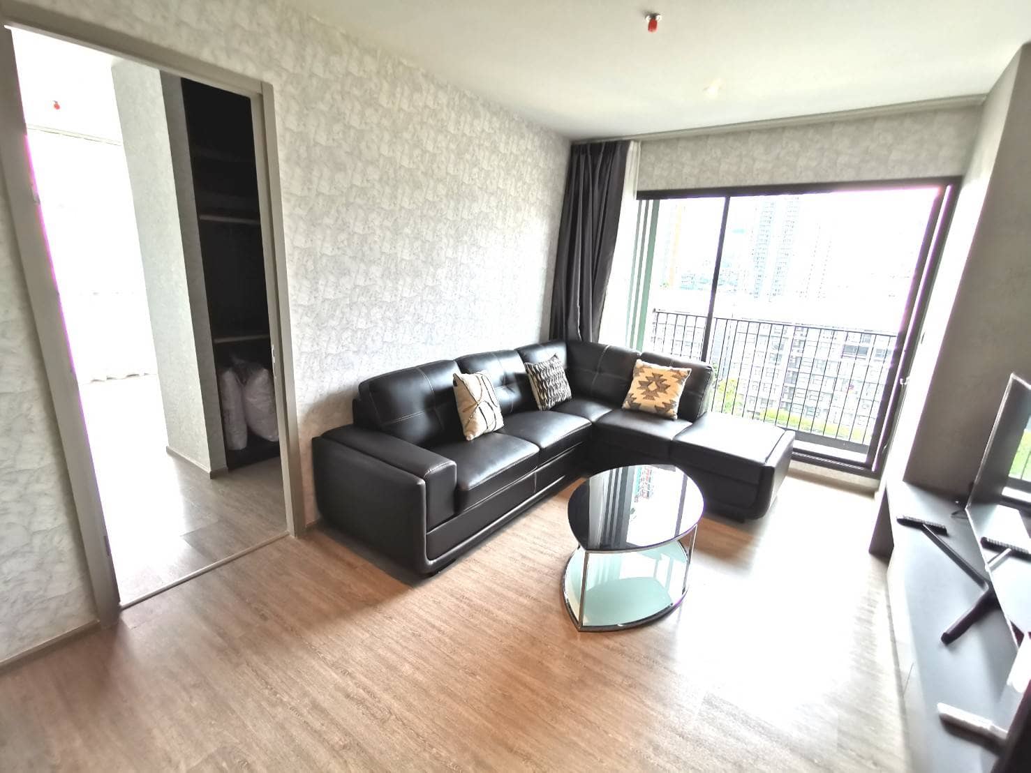 Rhythm Ekkamai, living room published on the PropertyScout card