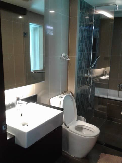 Tidy Thonglor, bathroom published on the PropertyScout card