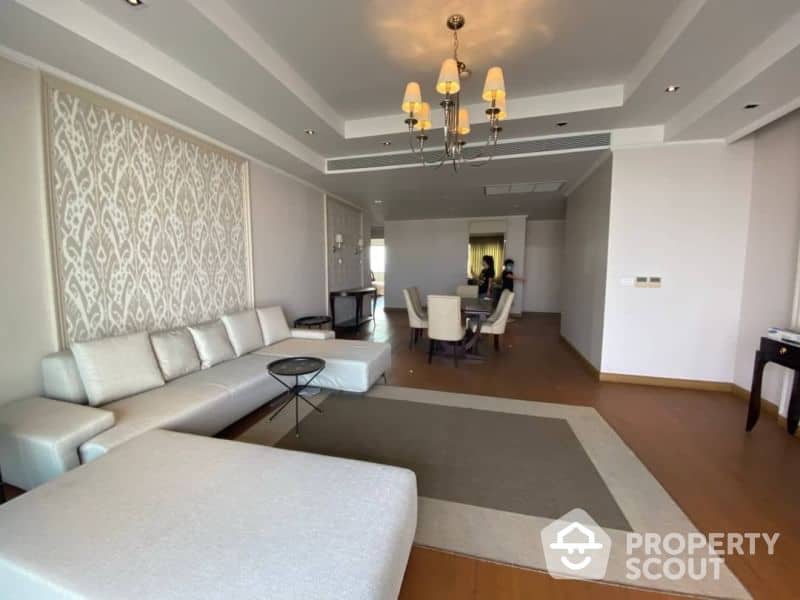 River House Condominium, unit published on the PropertyScout card