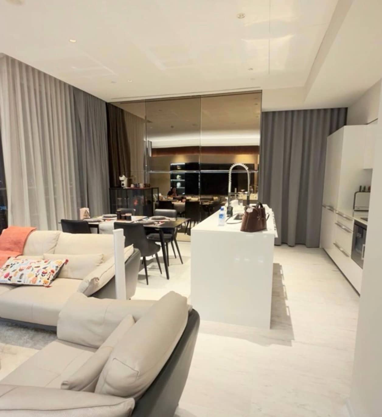 Four Seasons Private Residences Bangkok, living room published on the PropertyScout card