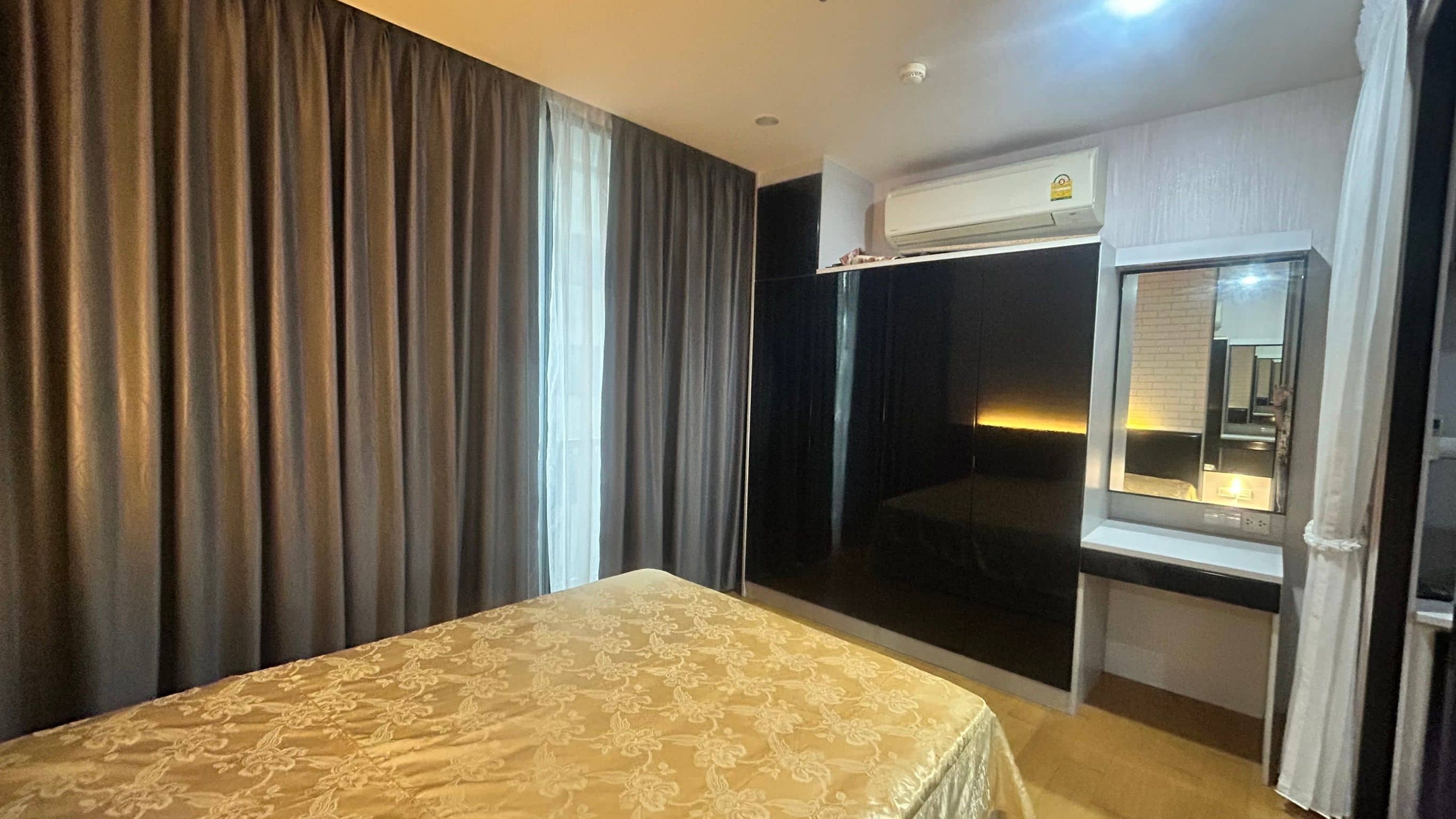 Noble Revo Silom, unit published on the PropertyScout card