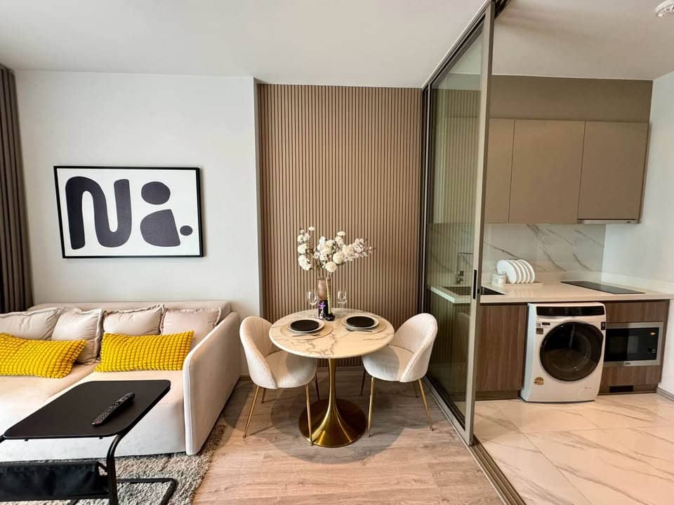 Rhythm Ekkamai Estate, living room published on the PropertyScout card