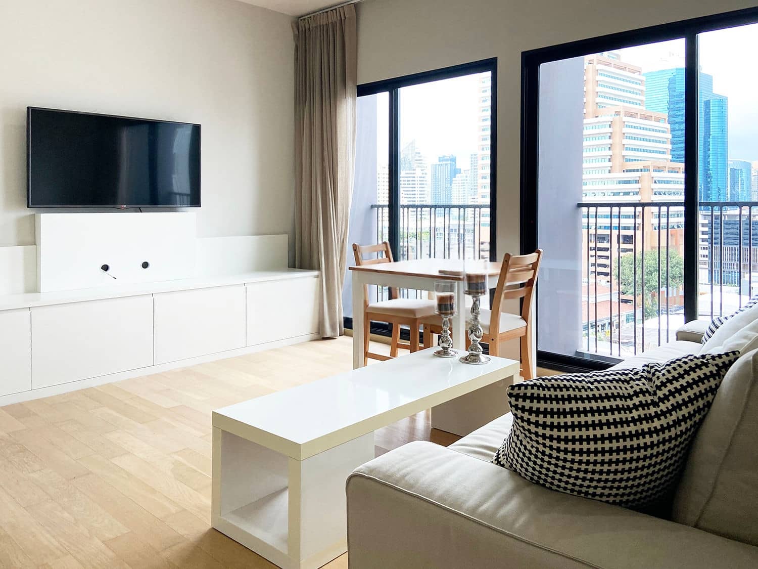 Noble Reveal Ekamai, living room published on the PropertyScout card