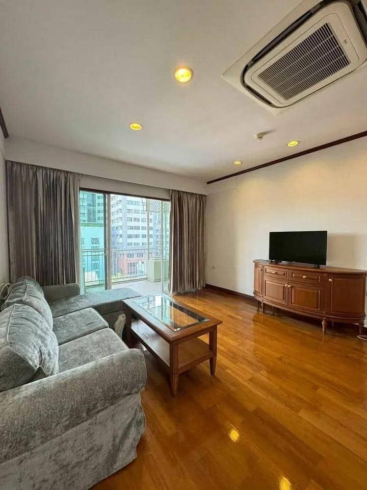 The Bangkok Sukhumvit 43, living room published on the PropertyScout card