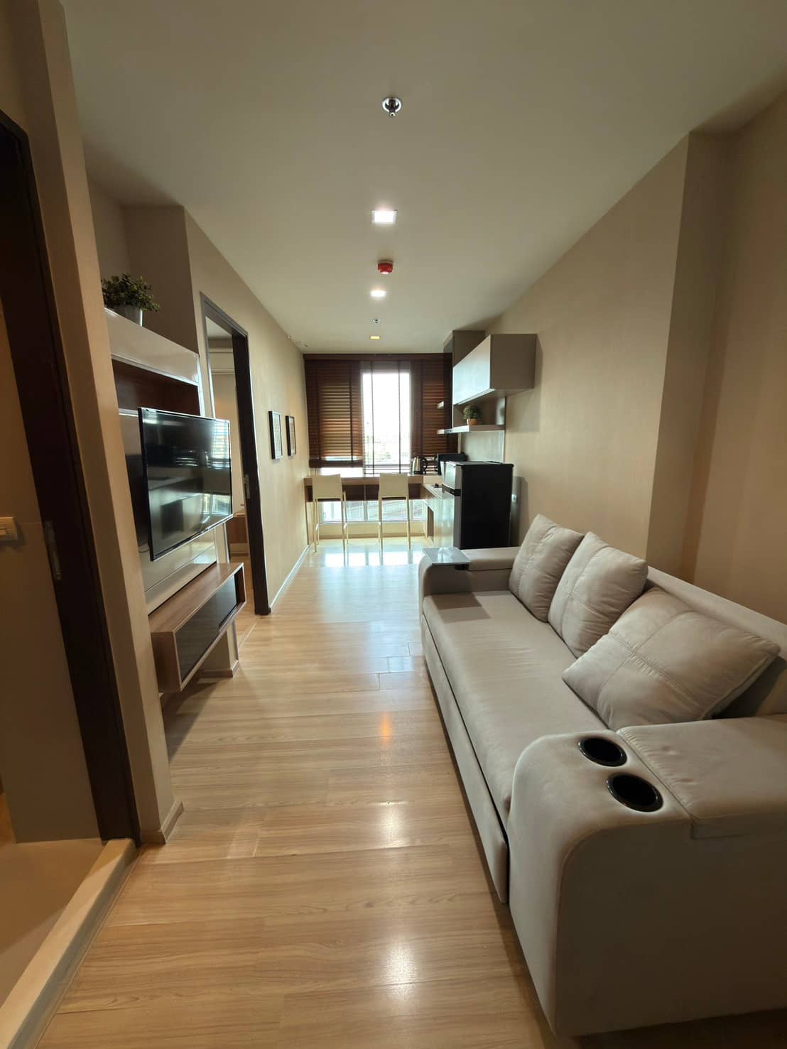 Rhythm Sathorn, living room published on the PropertyScout card